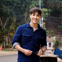 denkhun-smile-blue