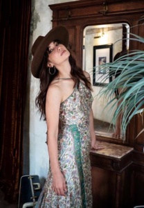 แอน ทองประสม