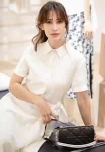 แอน ทองประสม