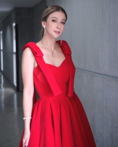 เอมี่ กลิ่นประทุม