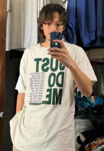 ทู-สิราษฎร์--เสื้อขาว