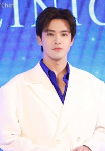 ฟิล์ม-ธนภัทร-หนุ่มขาวเนียน