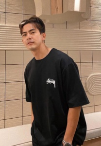 เต้ย-พงศกร-เสื้อดำ