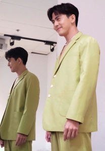 เต้ย-พงศกร-เสื้อเขียว