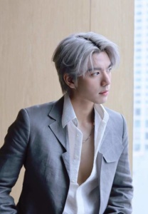 ไบร์ท-นรภัทร---ผมเทา ไบร์ท-นรภัทร---ผมเทา