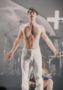 ไบร์ท-นรภัทร---หุ่น