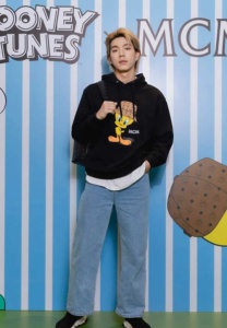 ไบร์ท-นรภัทร---เหลือง