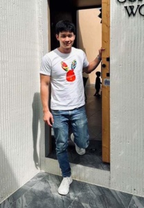 มิว-วนิชพงศ์มิว-เสื้อยืด