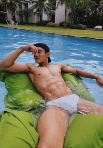 นัท-ณัฐพล-pool