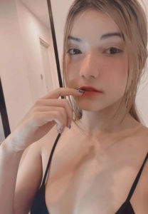 Yanna-Davud-freckles Yanna-Davud-freckles