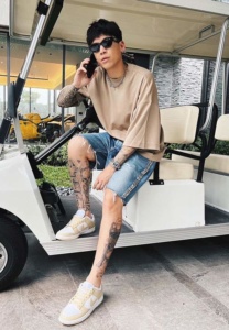 ป๊อก-ภัสสรกรณ์-คุยโทรศัพท์ ป๊อก-ภัสสรกรณ์-คุยโทรศัพท์