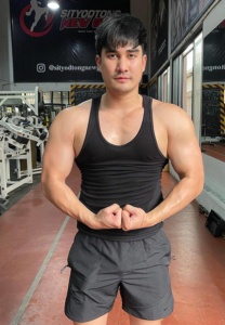dewvy-engaging ดิว เดอะสตาร์-กล้าม