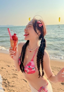 Influencer-pimmmmss-likeable