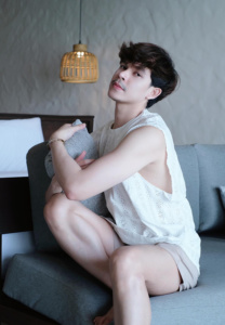 Diamond-(4) Diamond-(4)