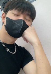 A-PAO-004-Attractive