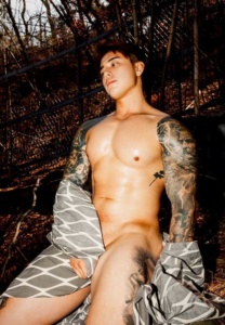 TITUS-LOW-034-Elegant