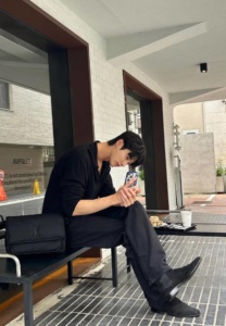 Byeon-Woo-seok-020-Dazzling