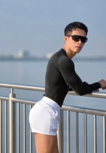 Markgnos-Irsmaia-007-Attractive